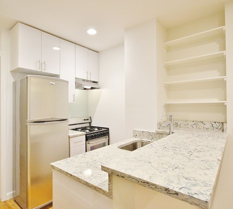 1st image of 89 Christopher St APT 1