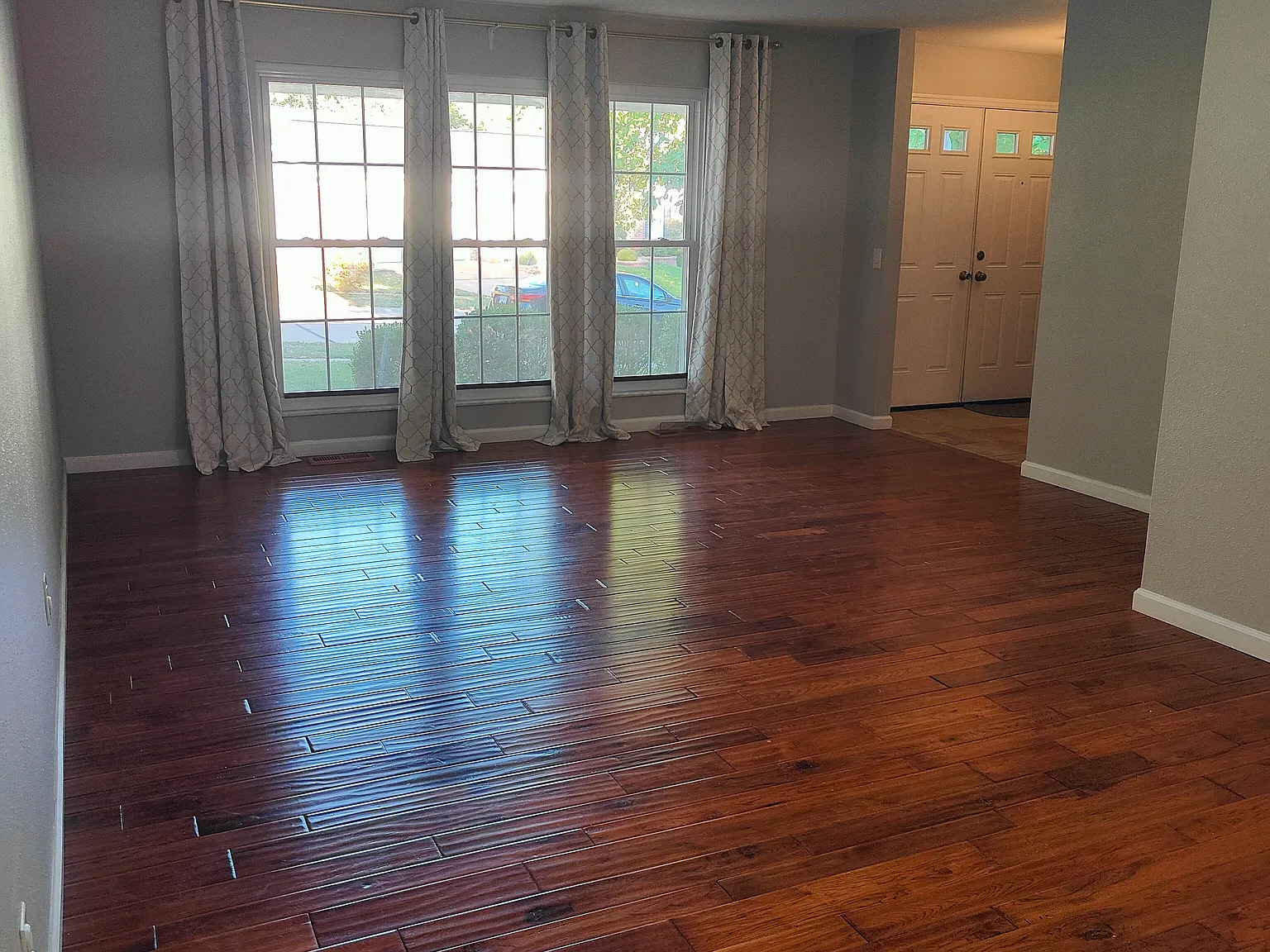 3 bed, 1563 sqft, $2,100 — Photo 2