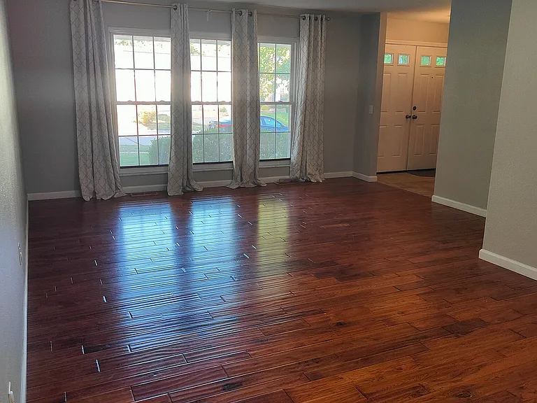 2276 Aileswood Ct — Photo 2