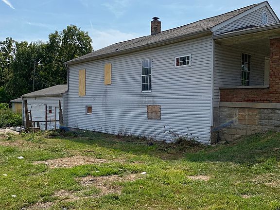 2nd image of 3045 E Bradbury Ave