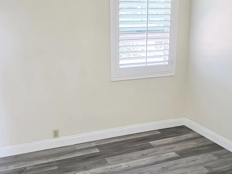 9607 Cypress Ave #4 — Photo 14
