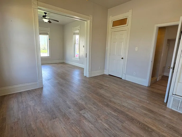 145 N Kealy St — Photo 8
