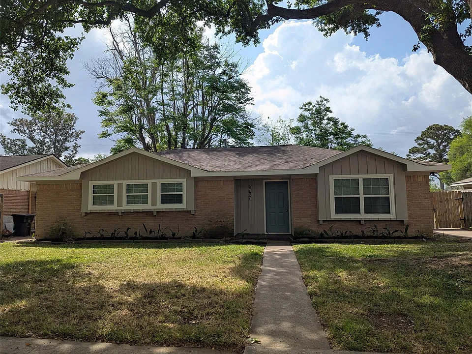 5737 Alvarado Dr