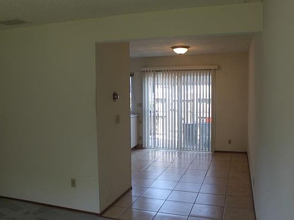 4th image of 304 Heredia Ct
