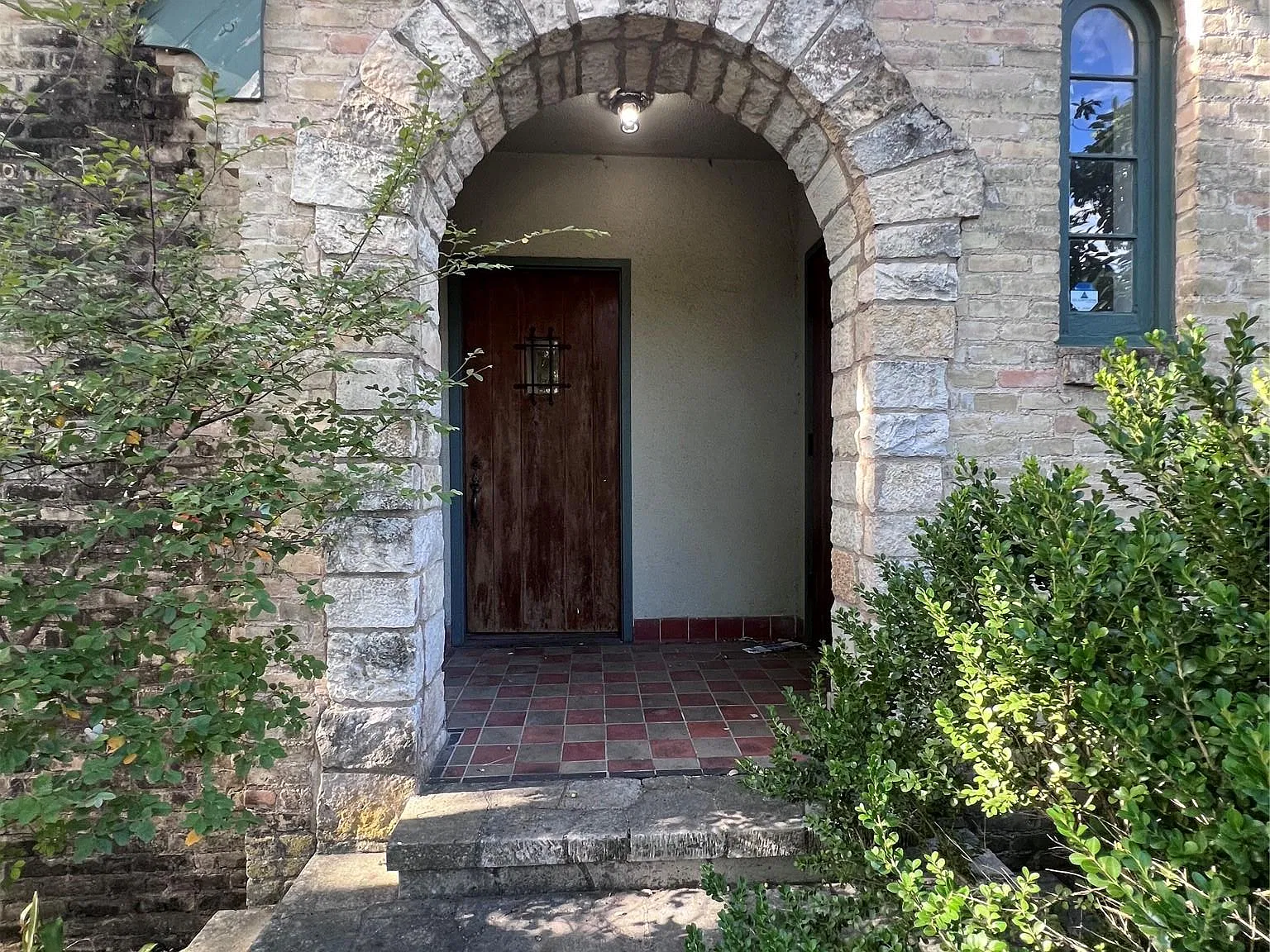 2 bed, 2.0 bath, 1461 sqft, $2,850 — Photo 2