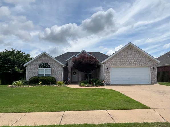 3201 SW Camden Dr, Bentonville, AR 72712