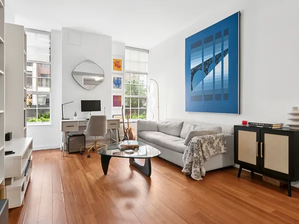 184 Kent Avenue image 1 of 7