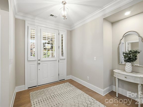 5th image of 5012 Vita Way