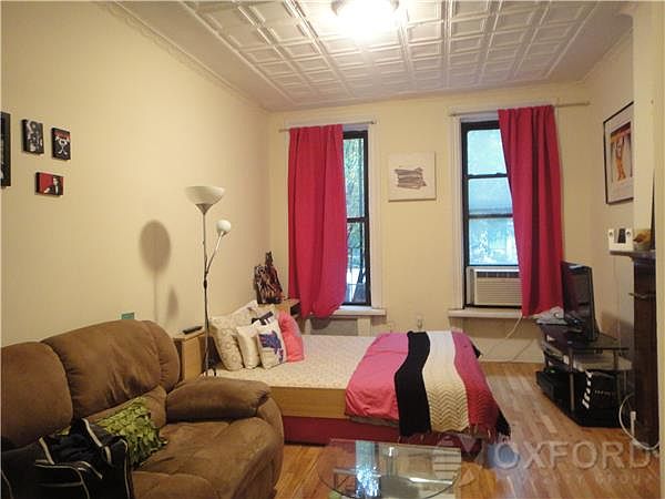 2nd image of 445 W 49th St Frnt 1