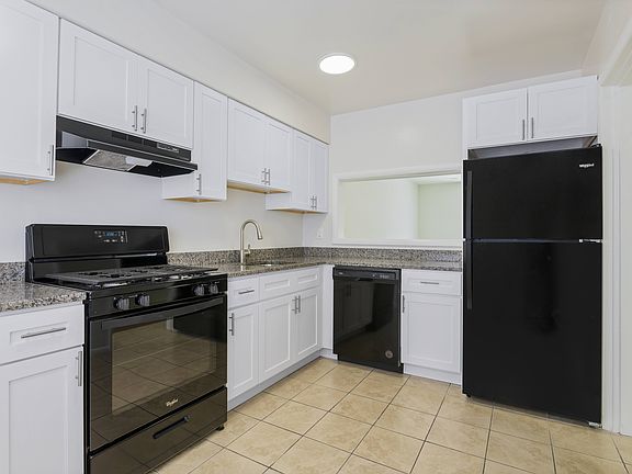 3rd image of 628 Windomere Ave #734