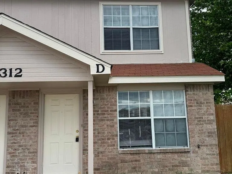 3312 Cantabrian Dr #D — Photo 2