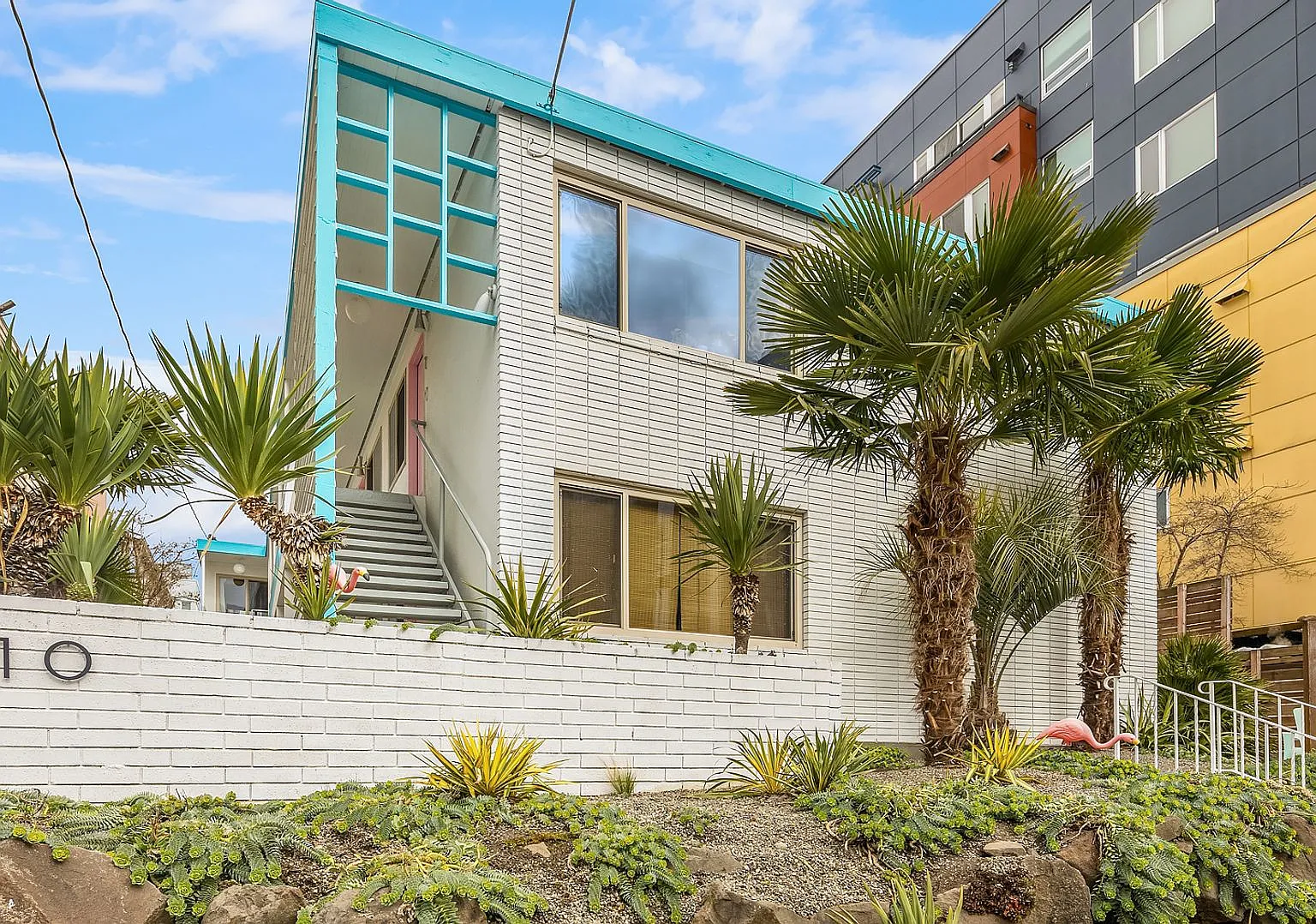 Palm Court - Located in the heart of Seattle — Photo 1