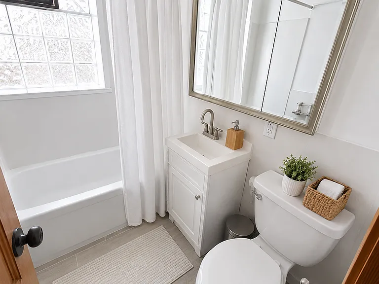 836 W Bradley Pl #3R — Photo 4