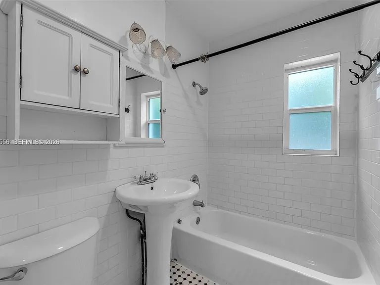 421 NW 105th St — Photo 14
