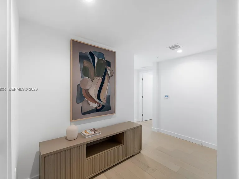 9221 E Bay Harbor Dr #412 — Photo 18