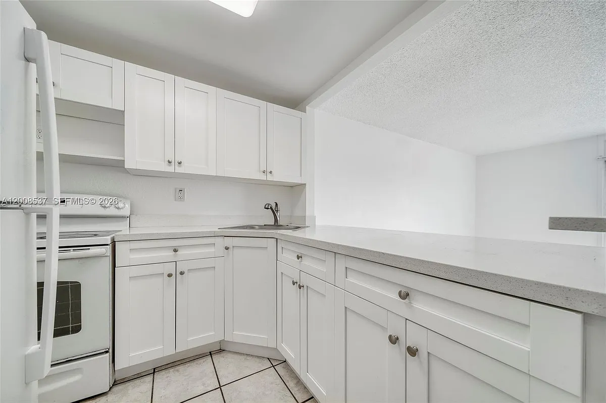 Building Photo - 801 NW 47th Ave #515W