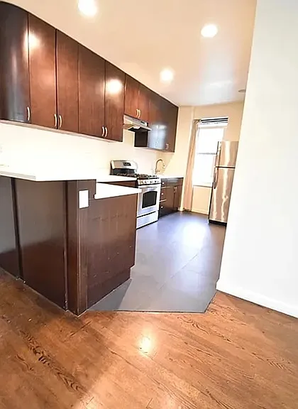 27 Saint James Pl #1 — Photo 3