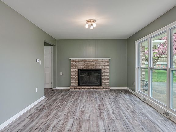 5th image of 17609 Crest Dr