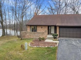 2185 Rhine Rd #35, West Bloomfield, MI 48323