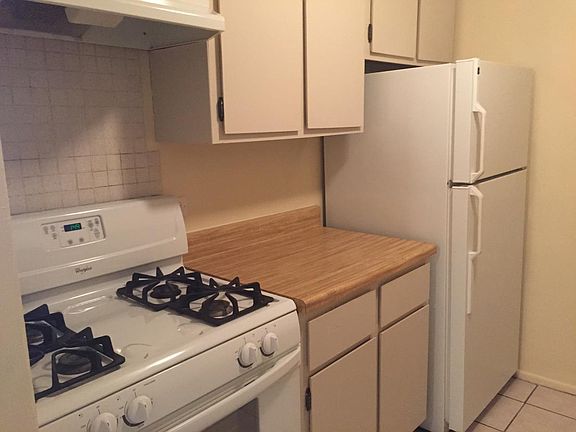 3rd image of 222 Shorewood Dr APT 2D