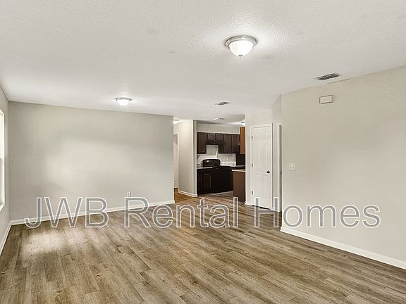 4th image of 2234 Orchard St