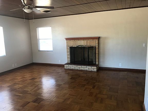 5th image of 424 N Saint Clair Abrams Ave
