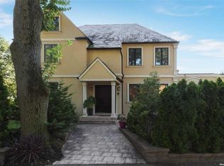 8520 Avon St, Jamaica, NY 11432