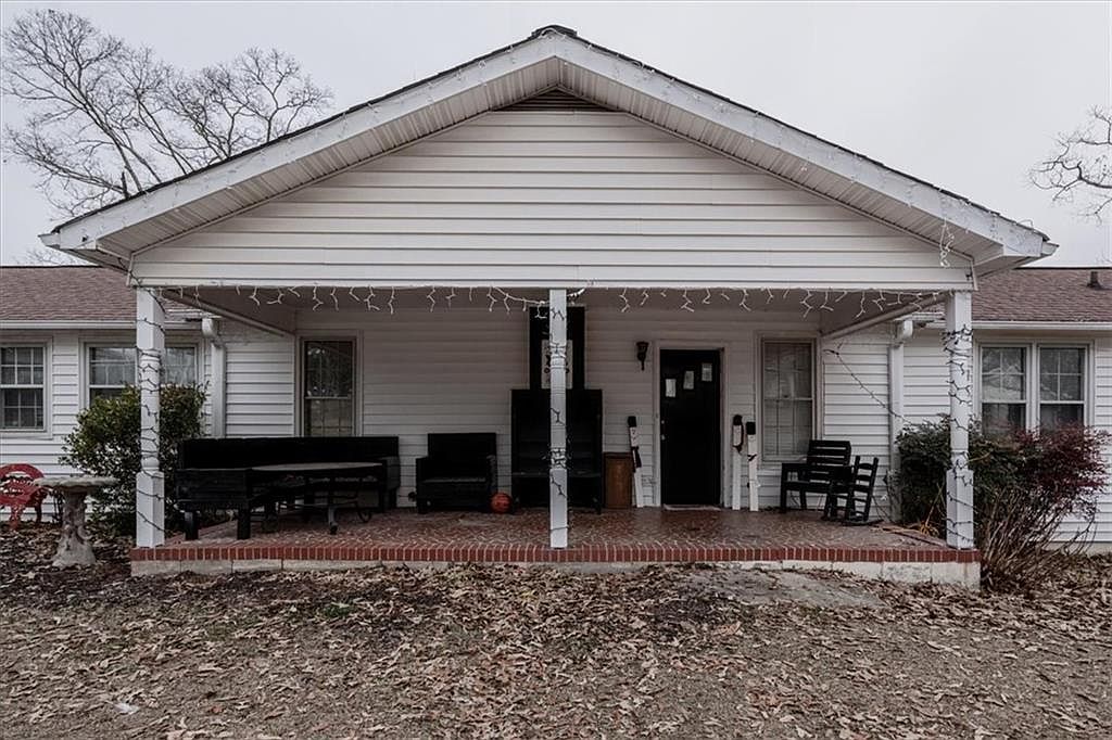 267 Broad St, Tallapoosa, GA 30176 MLS 7302359 Zillow