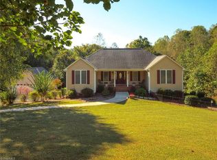 6825 Helena Ct, Rural Hall, NC 27045