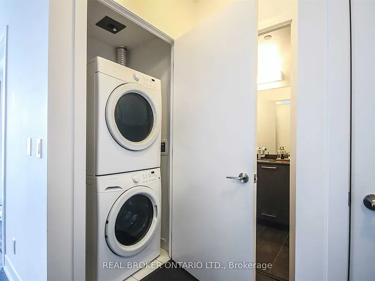 9471 Yonge St #623 — Photo 19