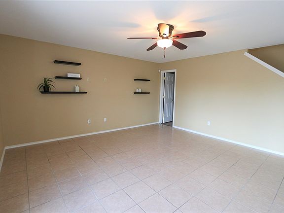 3rd image of 620 Patrick Henry Dr