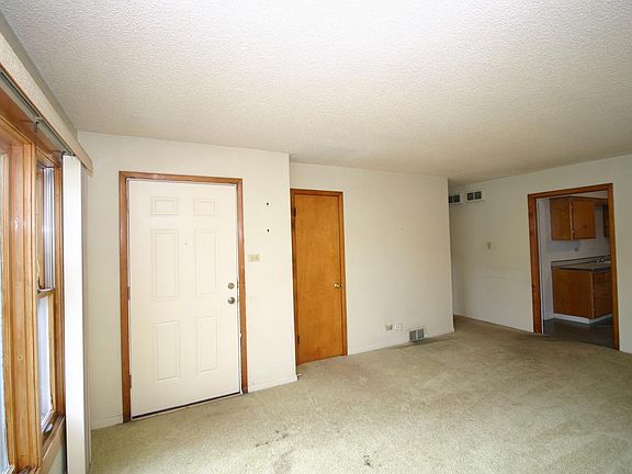 5th image of 42 W Sibley Blvd