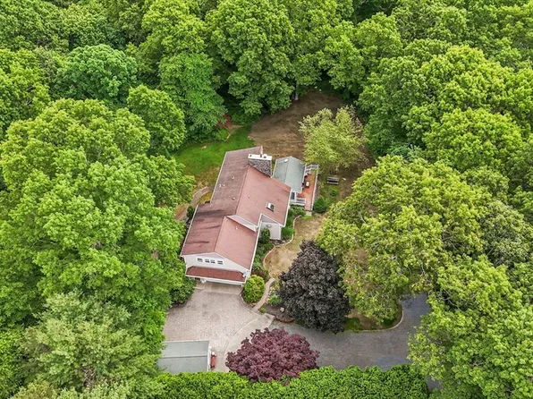 245 Dillon Ln, Swansea, MA 02777
