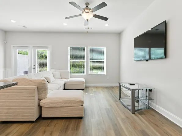 (undisclosed Address), Easley, SC 29642