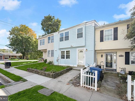 3rd image of 19542 Fisher Ave