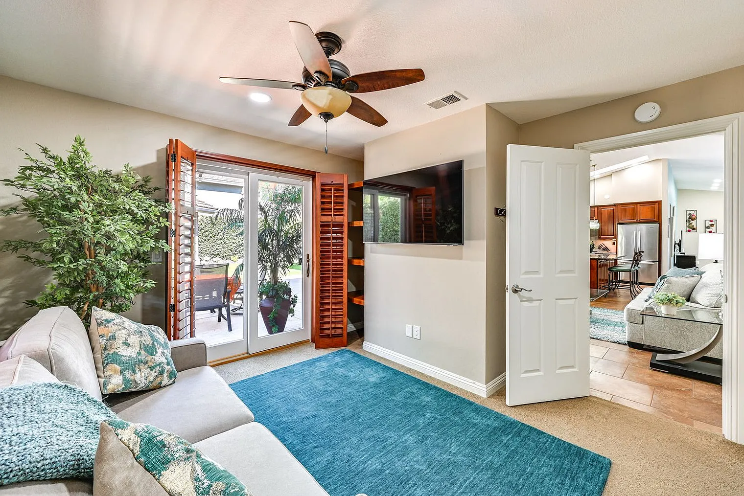 5 bed, 3.0 bath, 2378 sqft, $11,676 — Photo 4