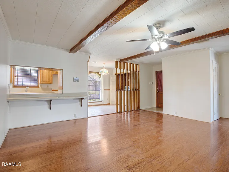 512 Monarch Dr — Photo 6