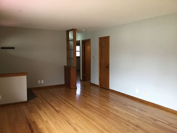 2nd image of 1311 Park Dr