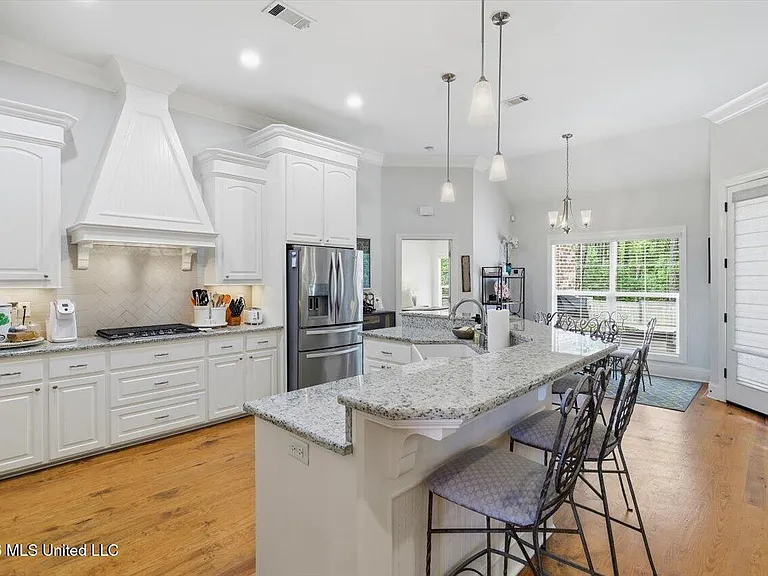 320 Oakville Cir — Photo 12