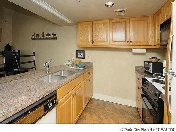 3rd image of 1415 Lowell Ave #B313