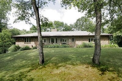 1st image of 2523 Gee Dr SE