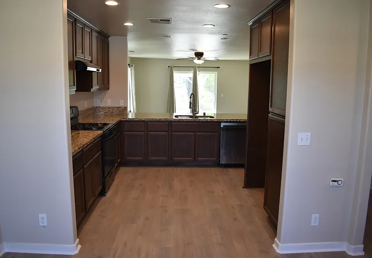 524 Janell Ct — Photo 11