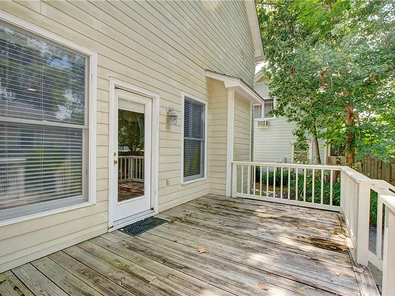 112 Newfield St — Photo 26