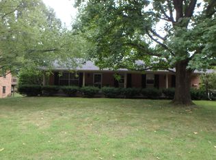 24 Clover Dr, Belleville, IL