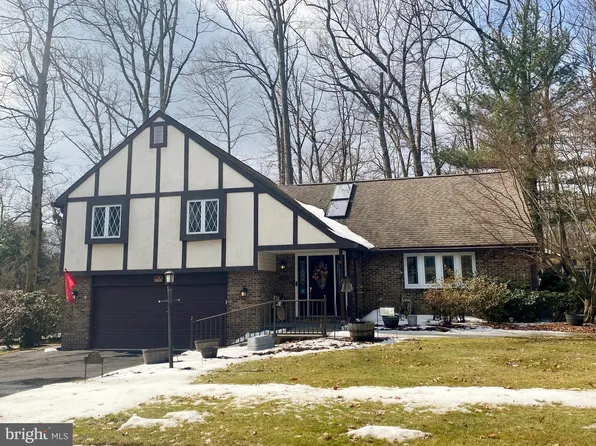538 Brittany Dr, State College, PA 16803