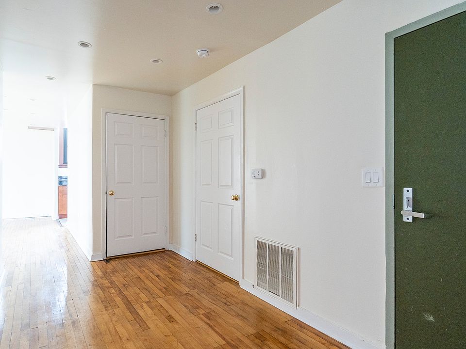 1st image of 718-26 N 17th St #207
