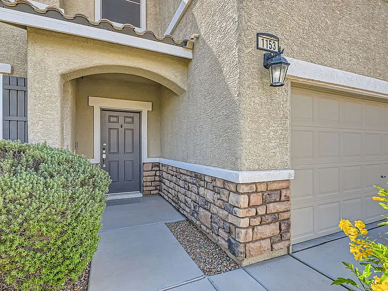 1153 Bear Head St — Photo 3