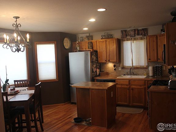 3rd image of 904 Foxtail Ct