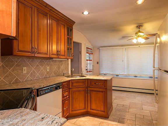 5th image of 6 Fair Ln