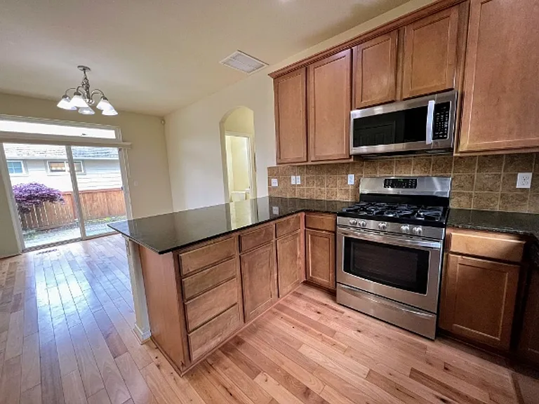 9212 Campus Glen Dr NE — Photo 10